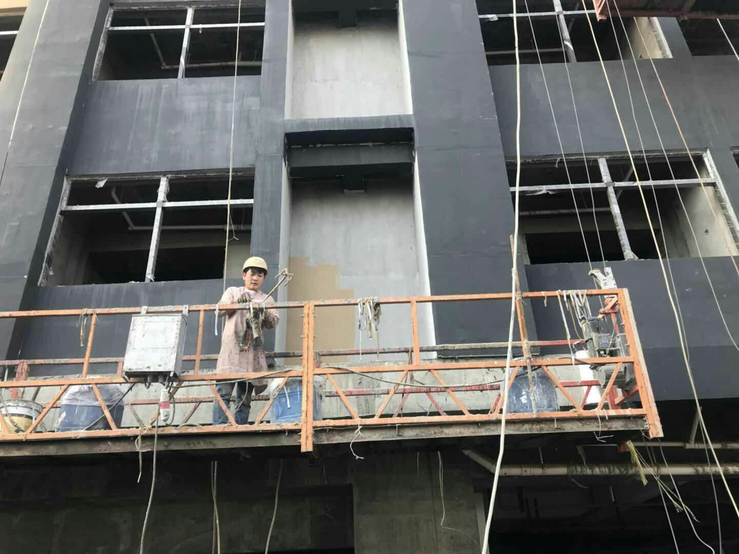 外墻保溫施工基本完成窗框安裝完成2#樓外墻真石漆底漆完成.